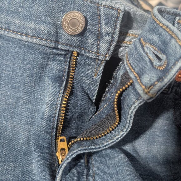 Levi's | Boyfriend Mid-Rise Jeans In Lapis Gem Medium Wash - Picture 7 of 12